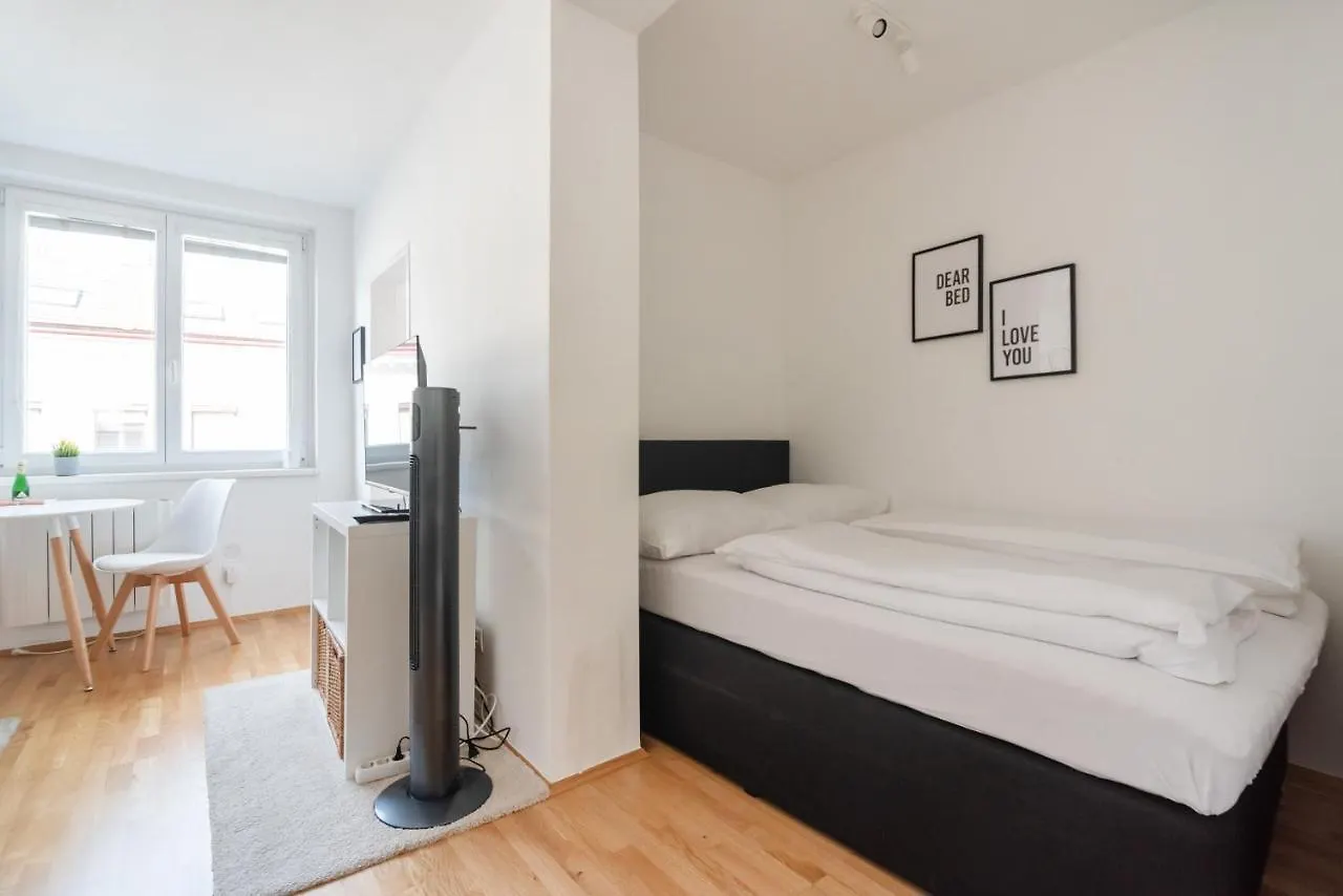 Modern, Bright Studio -Close To The Center In A Quiet Area Wien Apartment