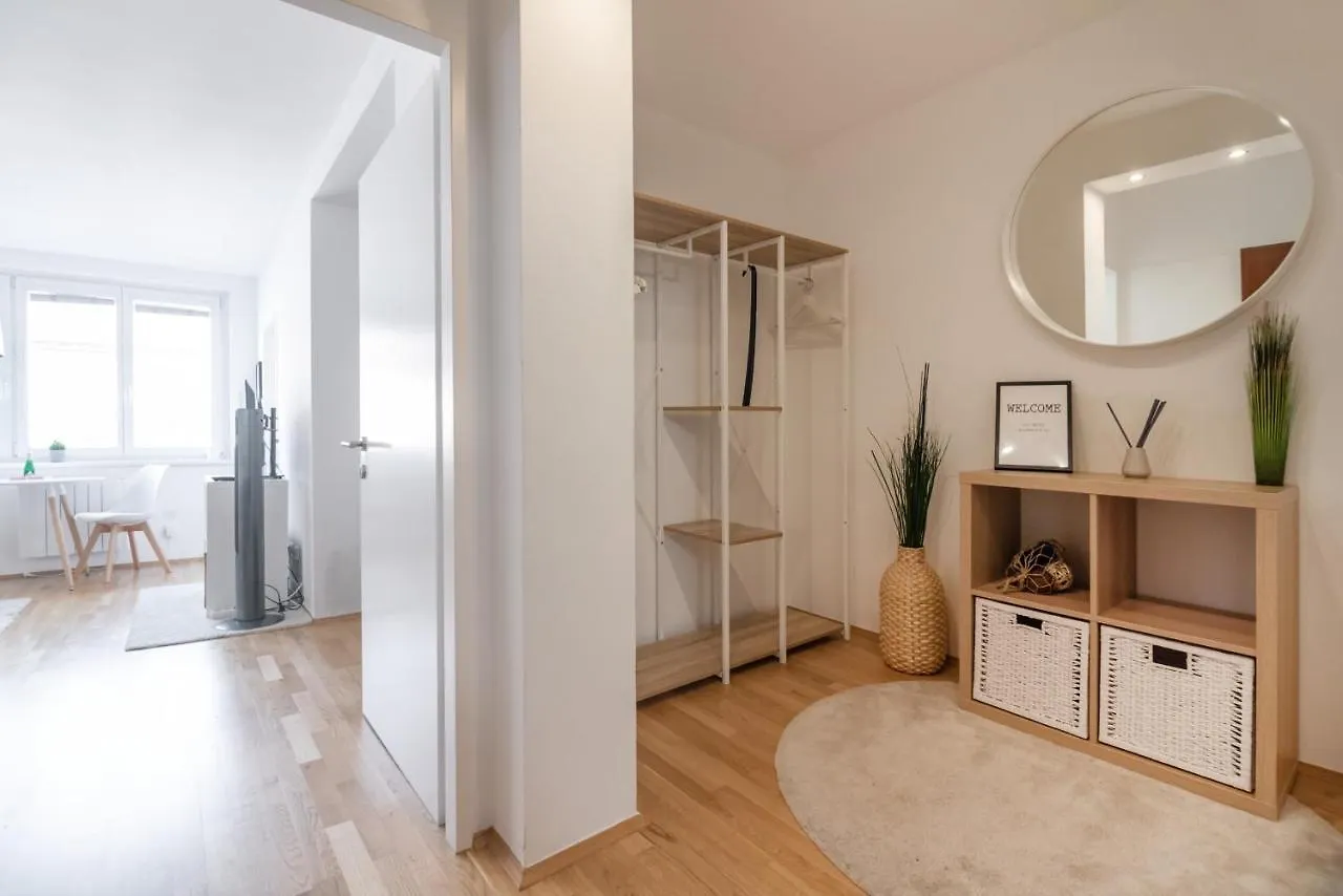 Modern, Bright Studio -Close To The Center In A Quiet Area Wien