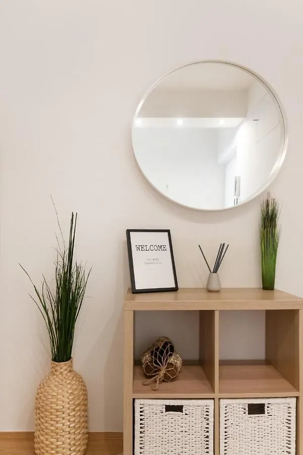 Modern, Bright Studio -Close To The Center In A Quiet Area Wien Apartment